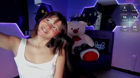 Sophie Smitt  online show from January 7, 2:15 am