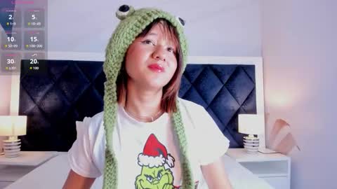 Sophie Smitt  online show from December 23, 2:15 am