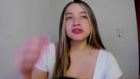 sophie_spencer1 online show from April 1, 3:40 am