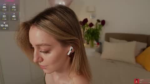 sophiebelll online show from May 27, 10:56 am