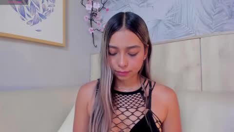 Sophie online show from May 23, 1:42 pm