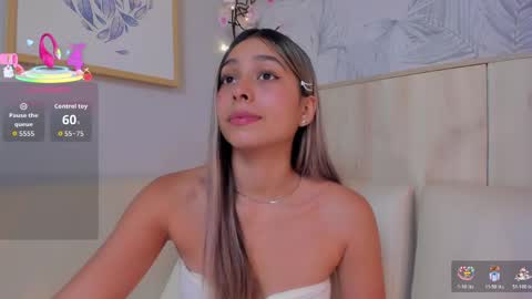 Sophie online show from May 22, 1:09 pm