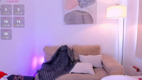 Sophie online show from May 12, 8:15 pm