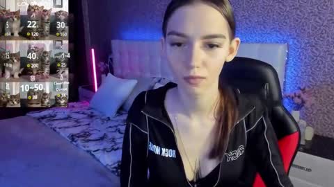 Sophie online show from March 4, 8:13 am