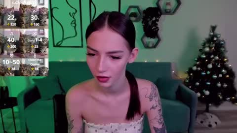 Sophie online show from January 4, 10:49 am