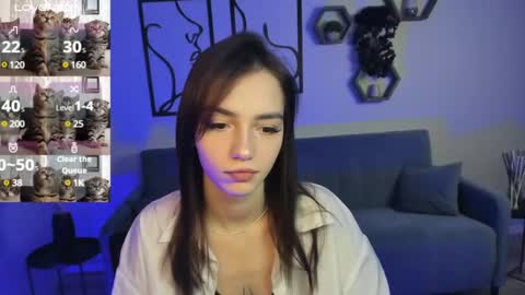 Sophie online show from December 2, 6:52 pm