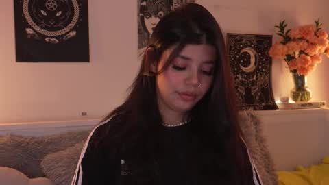 Sophiee  online show from October 19, 2:57 am