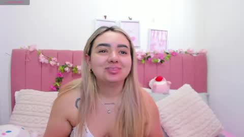 sophiee rosee online show from May 18, 8:26 pm