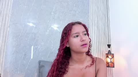 Snapshot of sophiee_velvet chatting on February 5, 11:34 am online show from February 5, 11:34 am