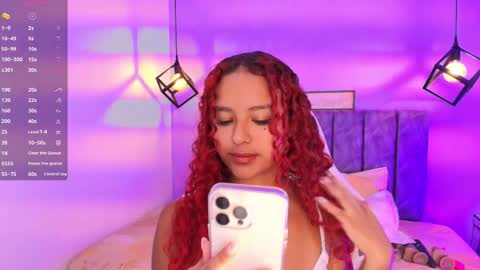 Snapshot of sophiee_velvet chatting on September 17, 11:36 pm online show from September 17, 11:36 pm