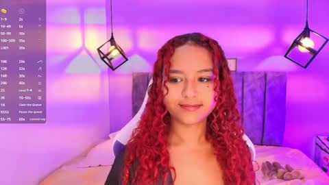 Snapshot of sophiee_velvet chatting on September 19, 12:48 pm online show from September 19, 12:48 pm