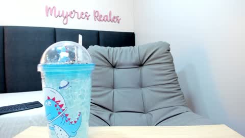 sophieharris__ online show from January 13, 8:04 pm