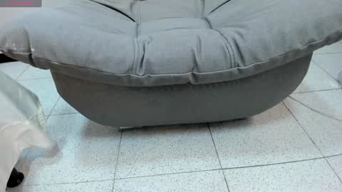 sophieharris__ online show from December 27, 7:46 pm