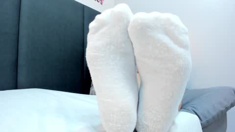 sophieharris__ online show from January 9, 8:22 pm