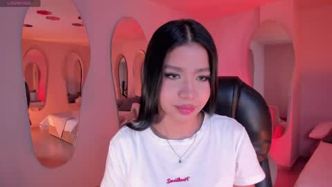 Sophie Houston online show from May 8, 3:32 am