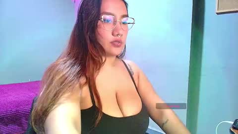 sophiejuicy_ online show from October 14, 4:26 am