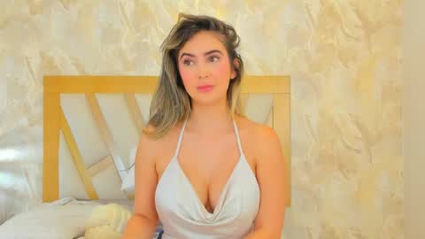 Sophie online show from May 25, 2:38 pm