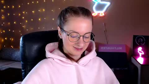 sophieleroux online show from May 5, 1:25 pm
