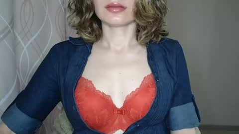 Sophiemisss online show from May 12, 7:16 am