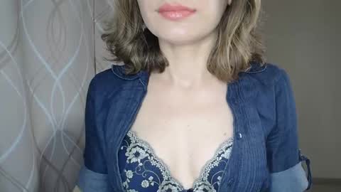 Sophiemisss online show from December 17, 11:47 am