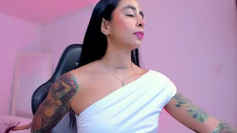 sophierooy online show from May 6, 2:48 am