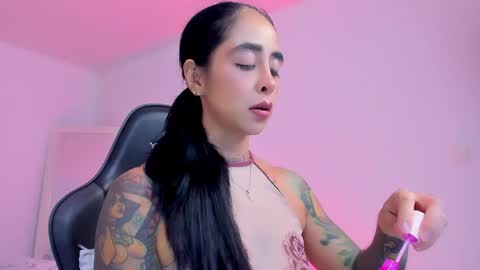 sophierooy online show from May 18, 11:44 pm