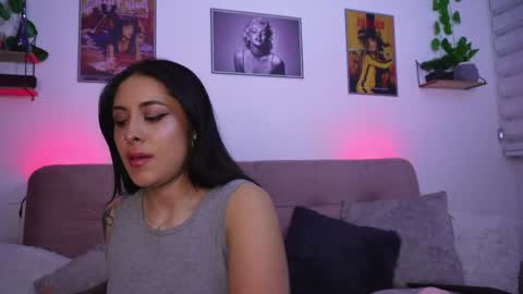 Sophiie online show from May 27, 2:52 am