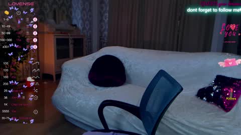 Lisa online show from April 9, 6:19 am