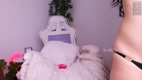 M A R I A N A online show from June 25, 2:11 am