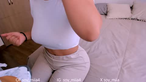 Snapshot of soy_miia chatting on January 18, 5:04 pm MIA online show from January 18, 5:04 pm