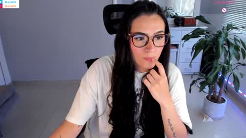 Luisa    online show from January 18, 10:39 pm