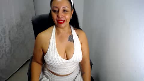soy Elena online show from May 22, 1:53 pm