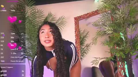 Juliana online show from May 2, 11:57 am