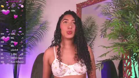 Juliana online show from May 14, 12:11 pm