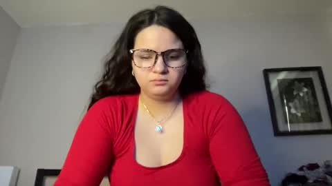 Soyoceanne online show from March 17, 7:40 pm