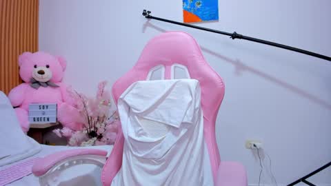 SoyQueen online show from May 7, 5:55 am