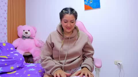 SoyQueen online show from May 20, 10:45 am