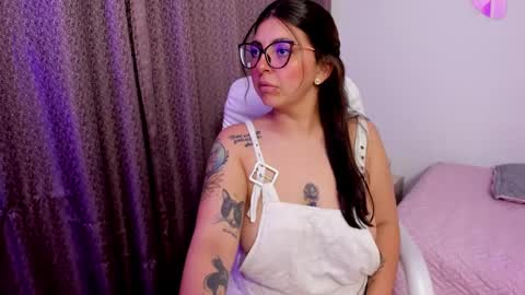 Snapshot of soysamicita_ chatting on February 26, 7:19 pm Sami Diaz online show from February 26, 7:19 pm