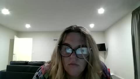Sparkles online show from January 12, 8:14 am