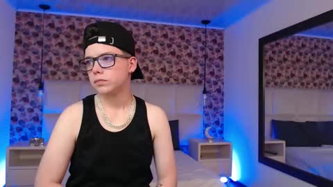 spencerm_ online show from October 18, 8:32 pm