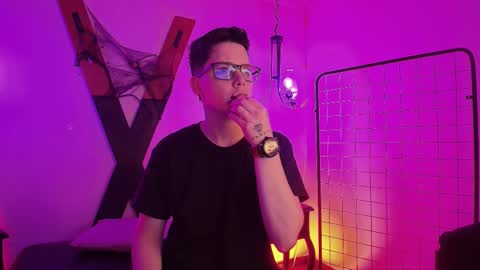 spencerm_ online show from November 8, 7:41 pm