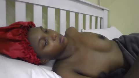 Snapshot of spicebae256 chatting on September 19, 4:39 pm Smiles online show from September 19, 4:39 pm