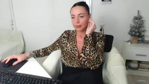 Carla online show from December 28, 6:40 pm