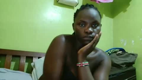 spicy_bella69 online show from May 14, 11:16 am