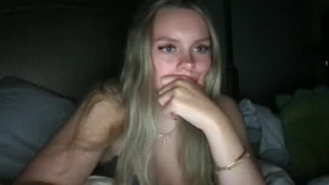 spoiledxo online show from April 28, 1:47 am