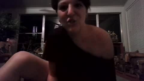 spookytten online show from June 15, 4:02 am
