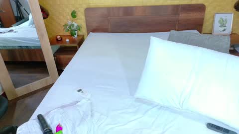 Snapshot of squirter_girl69 chatting on January 21, 6:43 am squirter_girl69 online show from January 21, 6:43 am