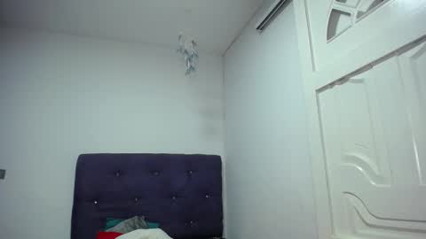 Snapshot of squirter_girl69 chatting on February 26, 7:12 am squirter_girl69 online show from February 26, 7:12 am