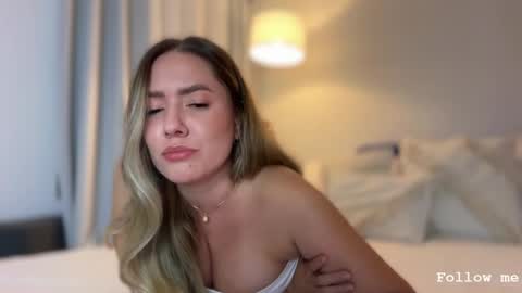 Sophie 3 online show from May 27, 1:16 am