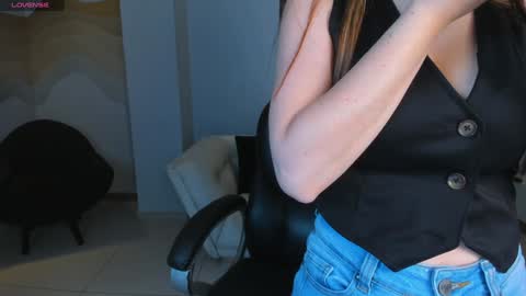 Snapshot of staceywood_ chatting on January 25, 10:29 am Stacy Woods online show from January 25, 10:29 am